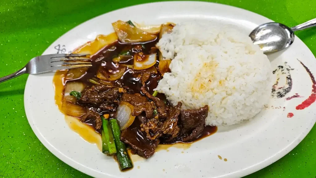 Popular Dishes & Drinks​