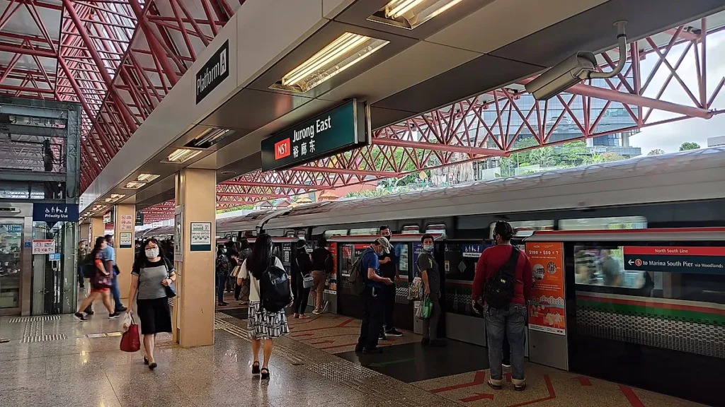 jurong east mrt pick-up points