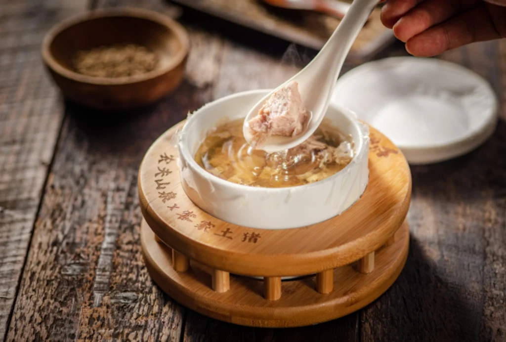 why jem is a popular spot for halal food lovers